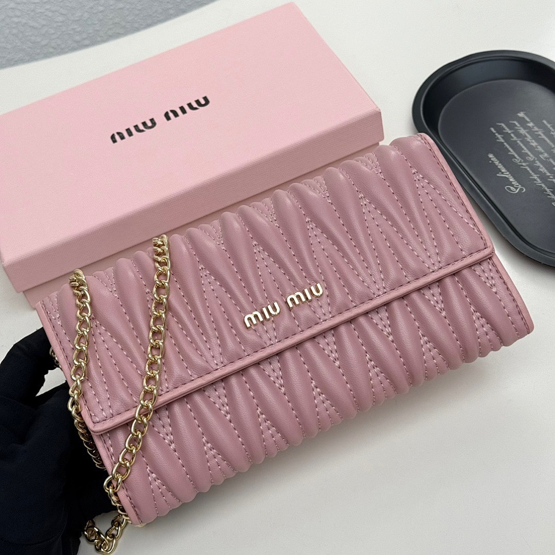 Miu Miu Small Matelassé Nappa Leather Wallet · 5546 — תמונה 27