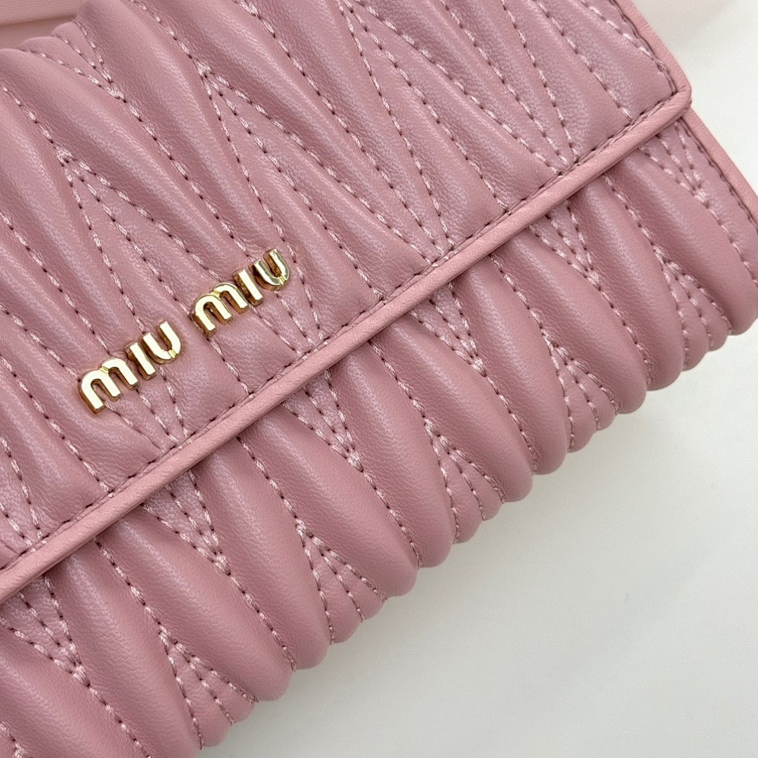 Miu Miu Small Matelassé Nappa Leather Wallet · 5546 — תמונה 24