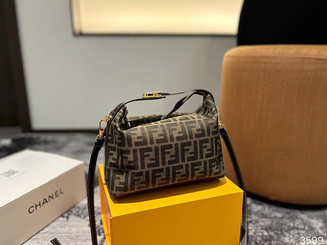 Fendi Baguette · 5002 — תמונה 8