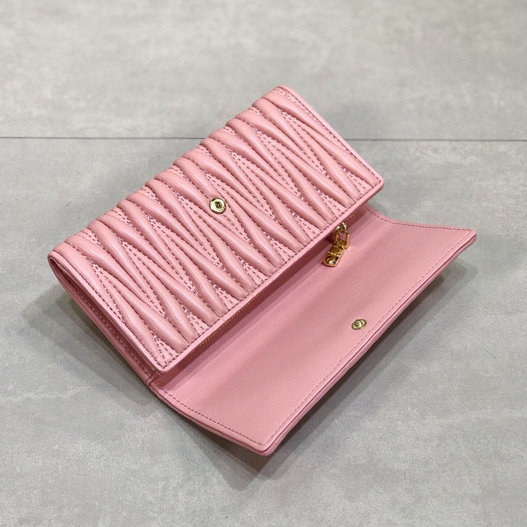 Miu Miu Matelassé Nappa Leather Wallet · 5481 — תמונה 5
