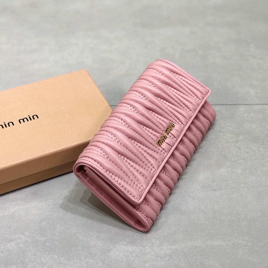 Miu Miu Matelassé Nappa Leather Wallet · 5481 — תמונה 7