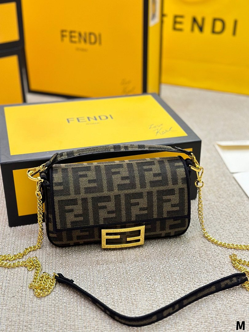 Fendi Baguette Mini · 4625 — תמונה 6
