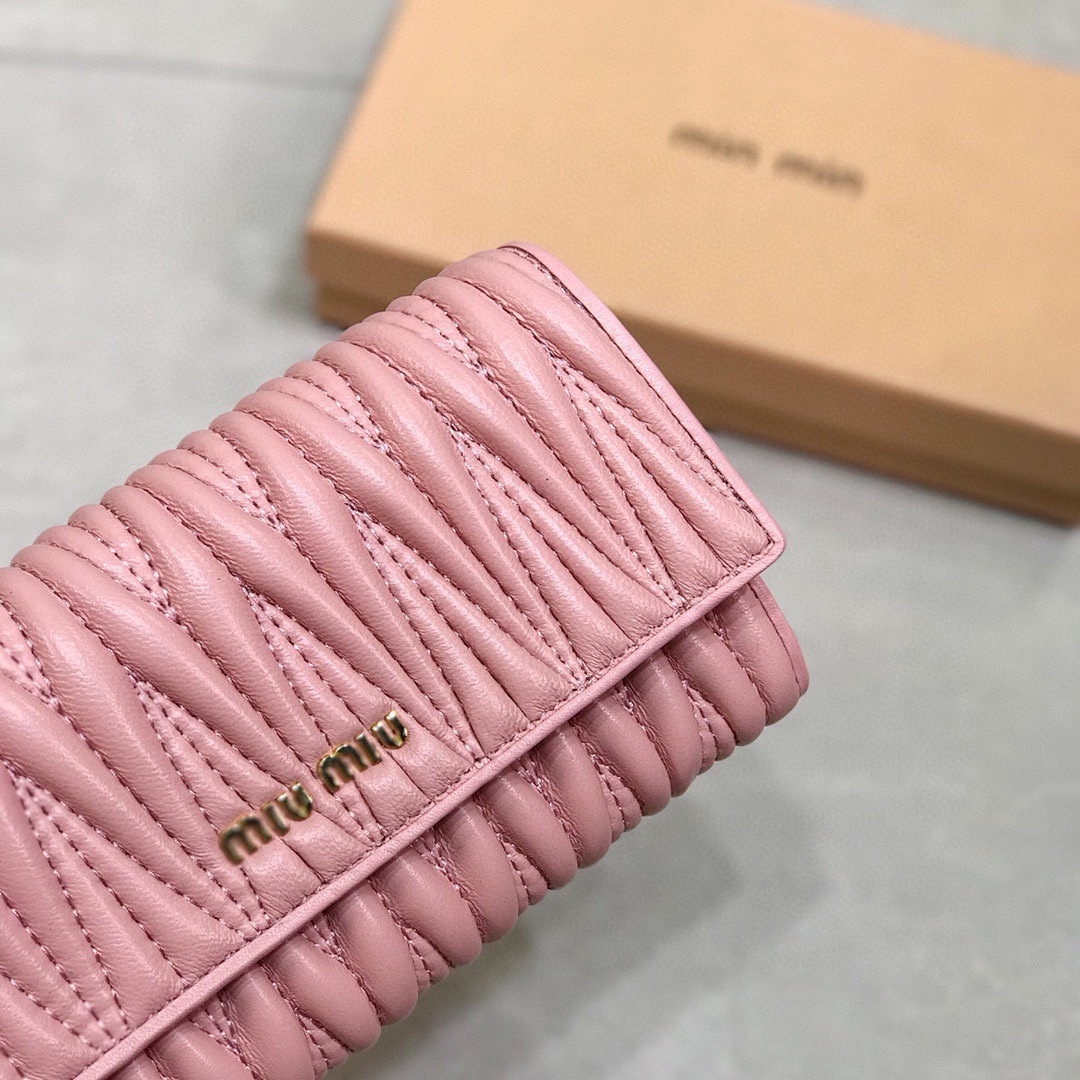 Miu Miu Matelassé Nappa Leather Wallet · 5481 — תמונה 6