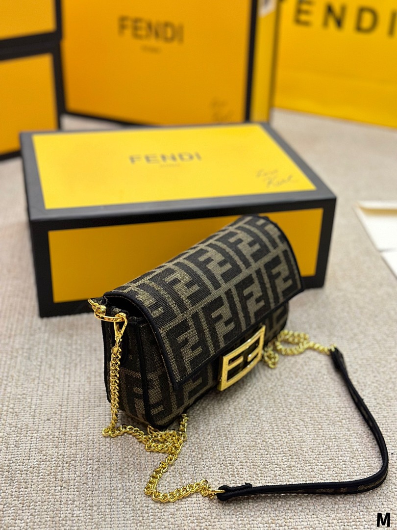 Fendi Baguette Mini · 4625 — תמונה 2
