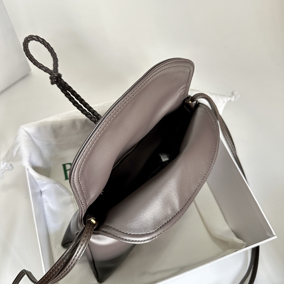 Bottega Veneta Liberta · 5907 — תמונה 24