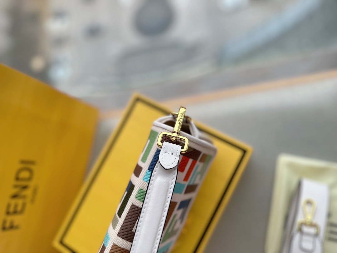 Fendi Baguette Mini · 4725 — תמונה 9