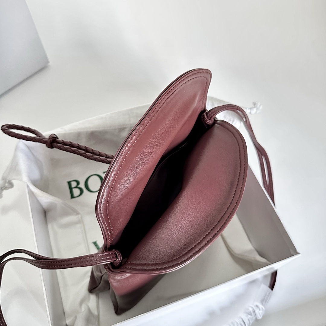 Bottega Veneta Liberta · 5907 — תמונה 17