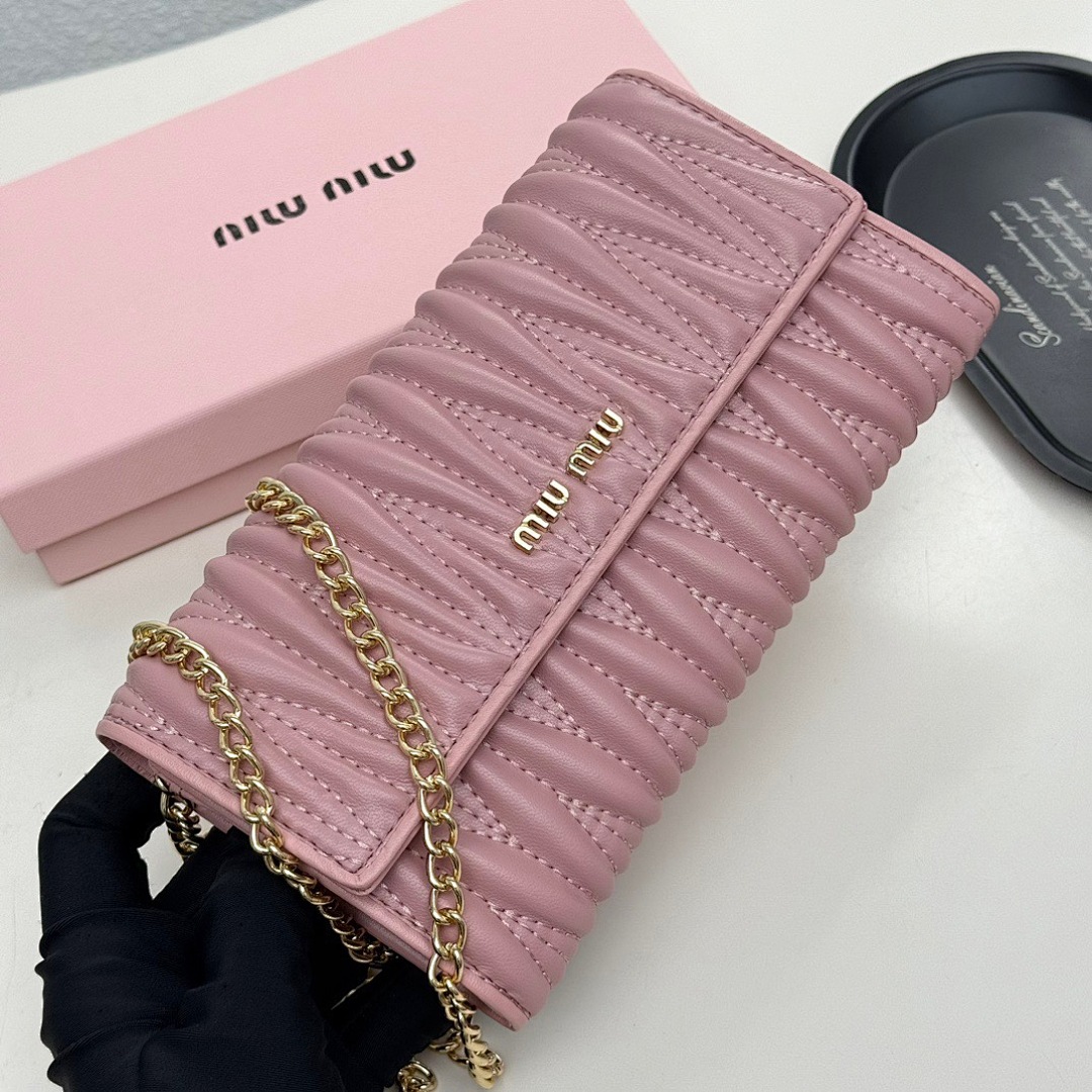 Miu Miu Small Matelassé Nappa Leather Wallet · 5546 — תמונה 26
