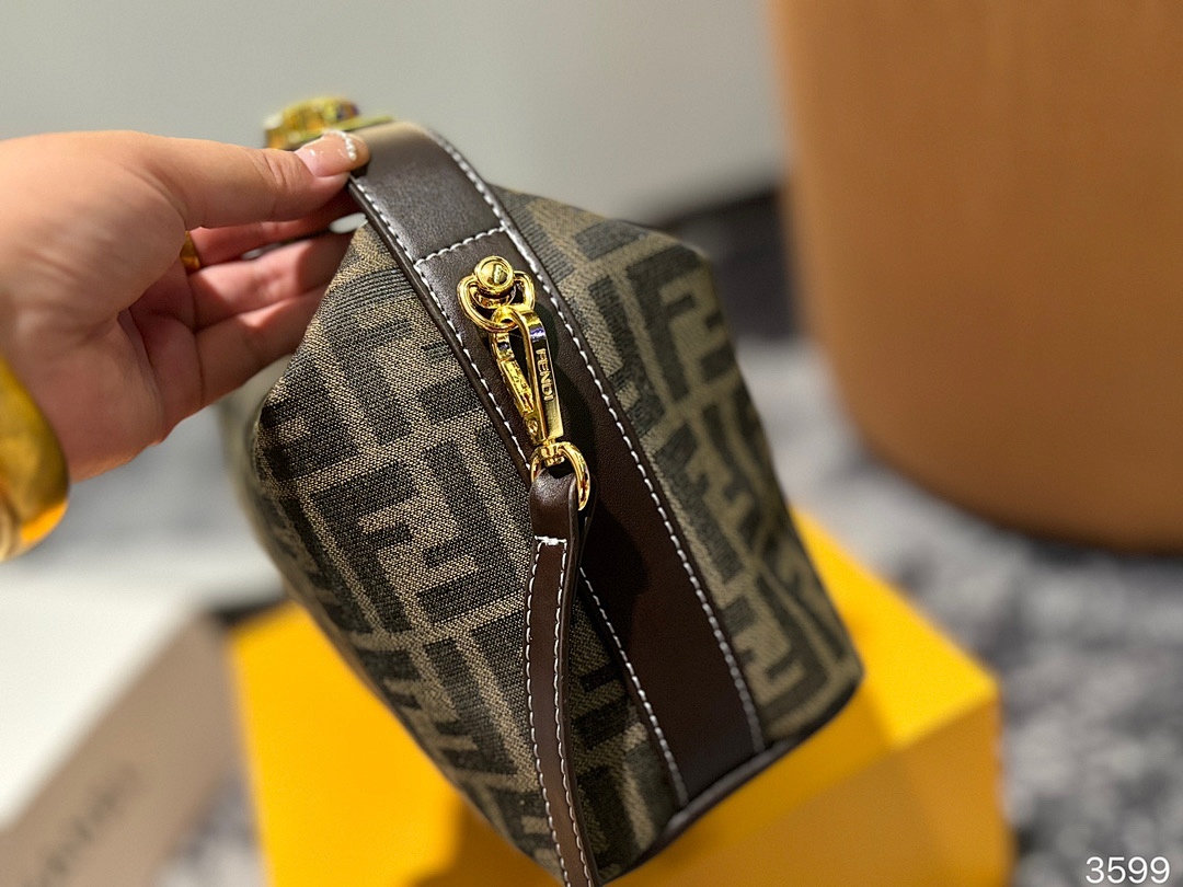Fendi Baguette · 5002 — תמונה 5