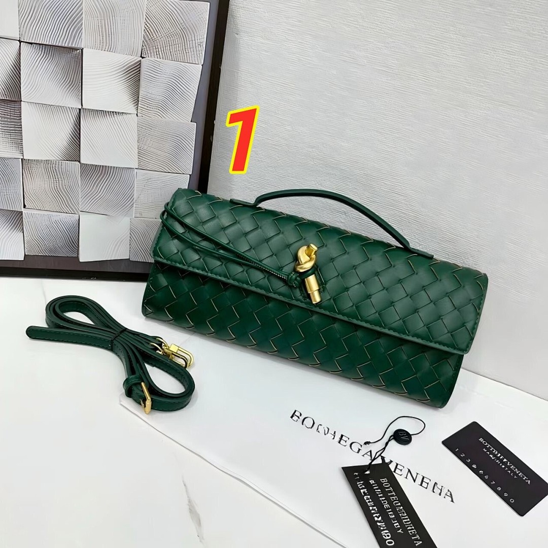 Bottega Veneta Andiamo Clutch · 6131 — תמונה 11