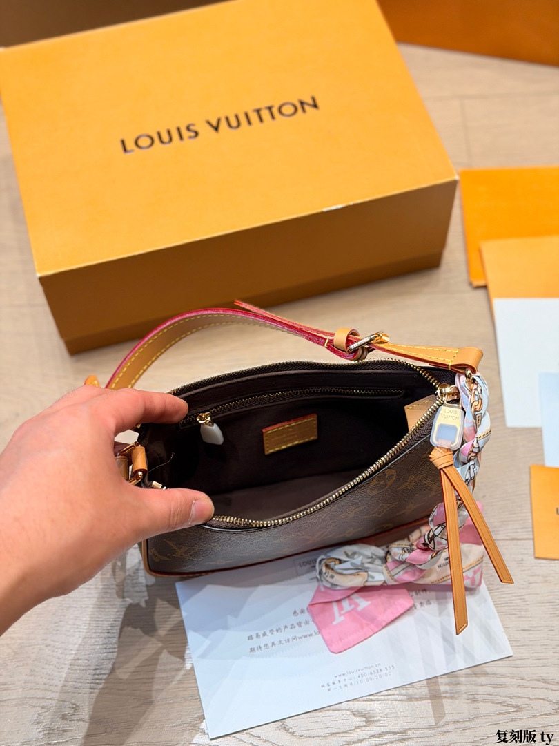 Louis Vuitton Boulogne PM Monogram · 6412 — תמונה 14