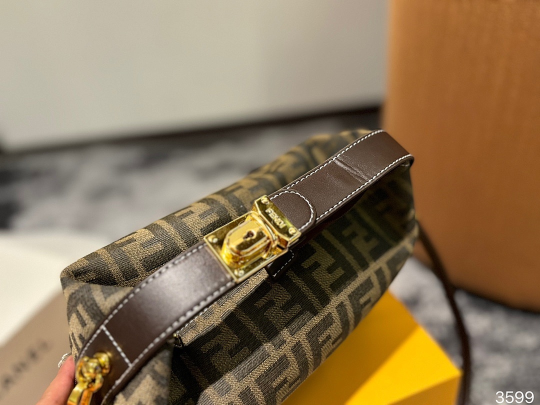 Fendi Baguette · 5002 — תמונה 6
