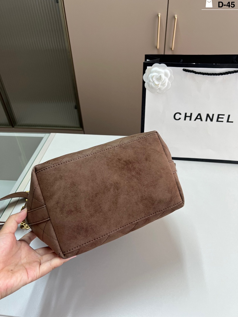 Chanel On My Shoulder · 5543 — תמונה 12