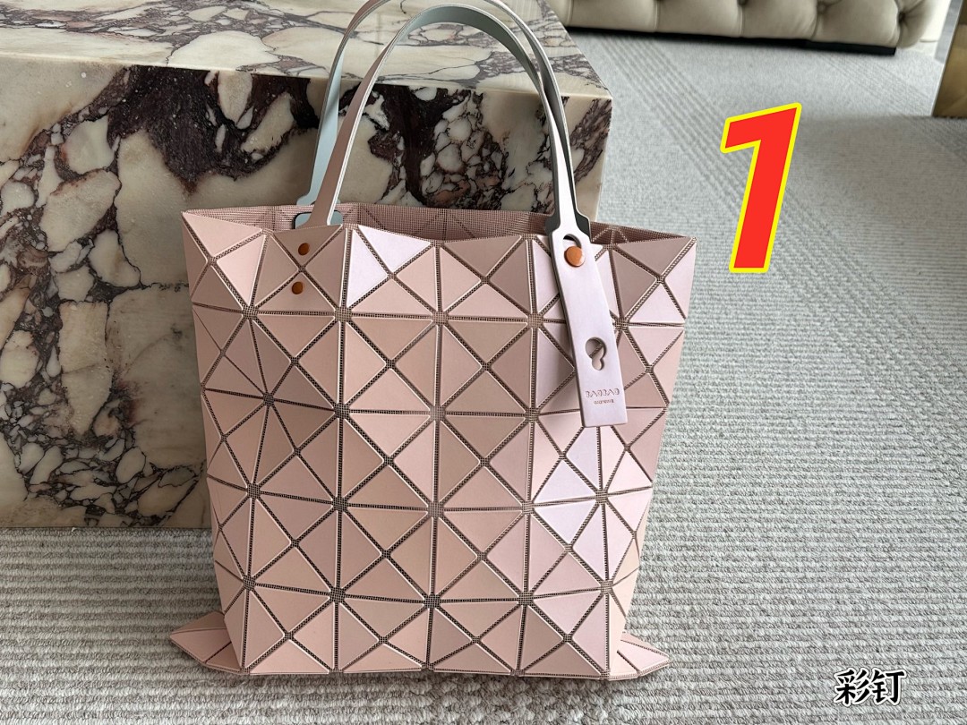 Issey Miyake Bao Bao Lucent Geometric Tote · 5229 — תמונה 4