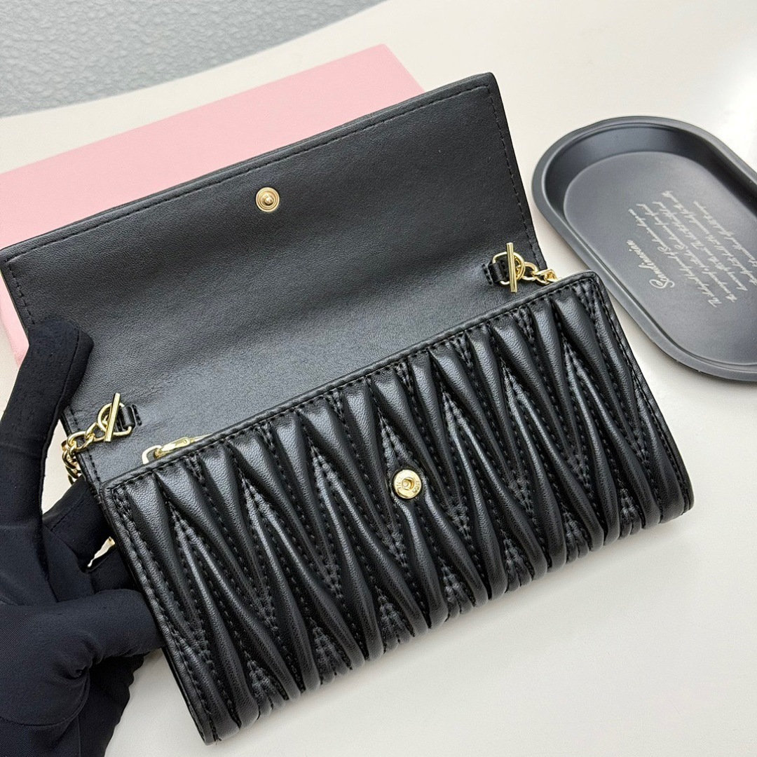 Miu Miu Small Matelassé Nappa Leather Wallet · 5546 — תמונה 6