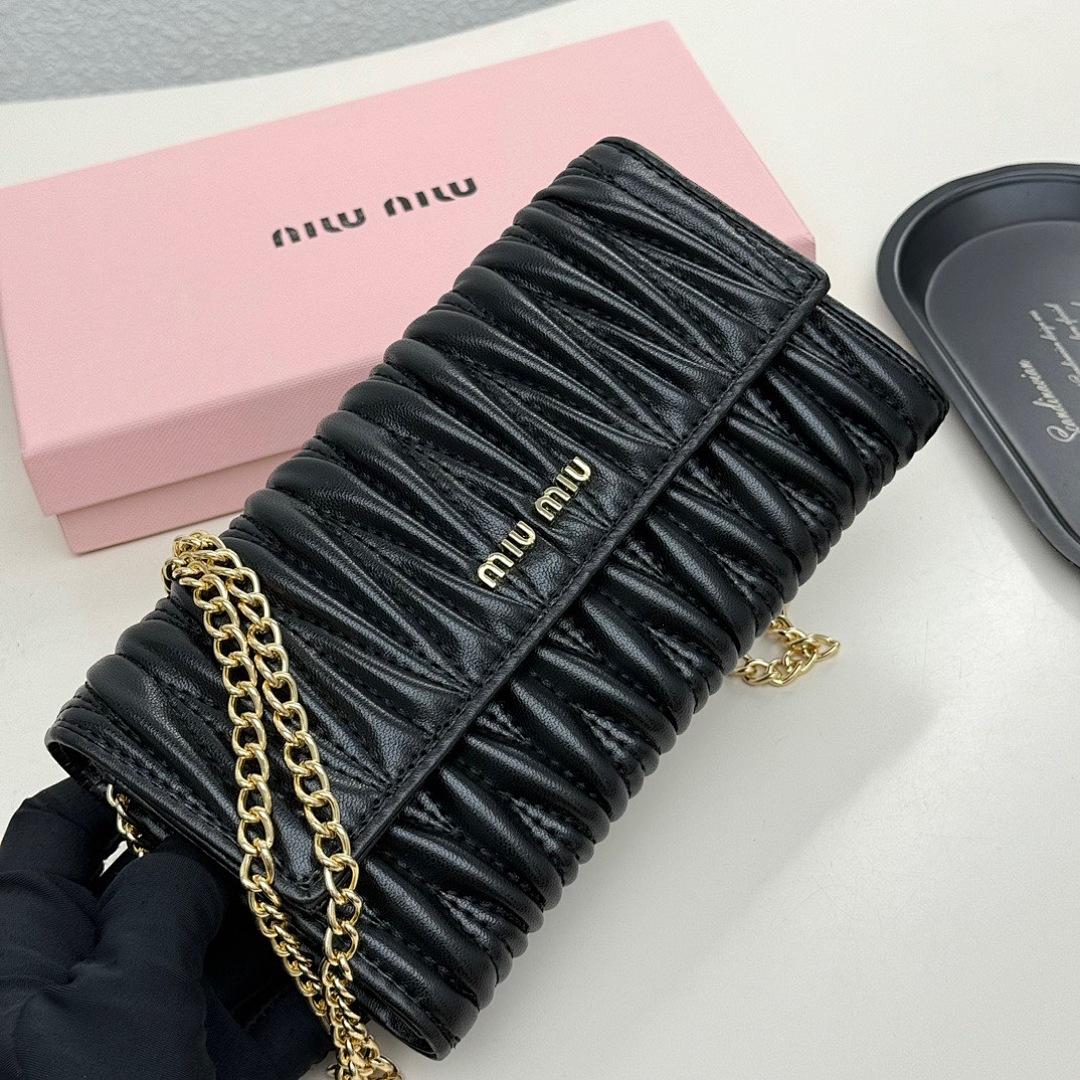Miu Miu Small Matelassé Nappa Leather Wallet · 5546 — תמונה 10