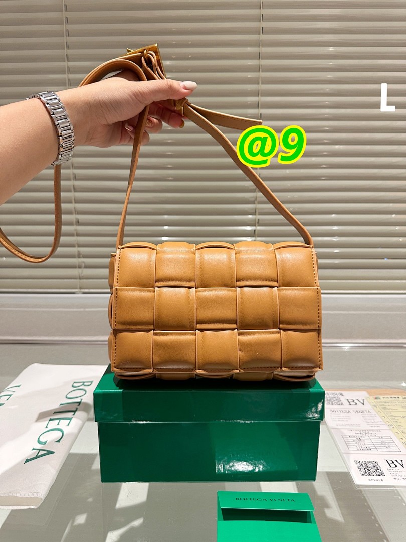 Bottega Veneta Cassette · 4200 — תמונה 2