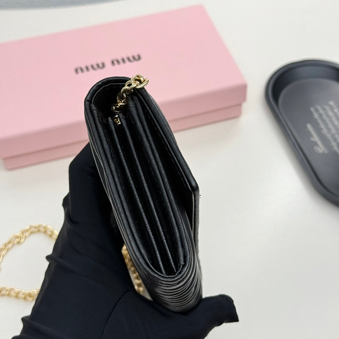 Miu Miu Small Matelassé Nappa Leather Wallet · 5546 — תמונה 8