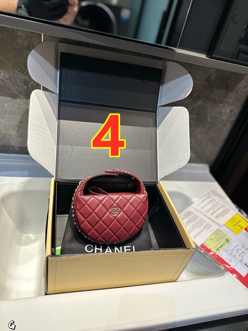 Chanel Chain Around Pouch Hobo · 5542 — תמונה 4