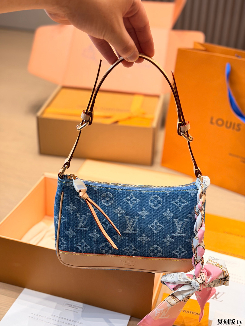 Louis Vuitton Boulogne PM Monogram · 6412 — תמונה 10