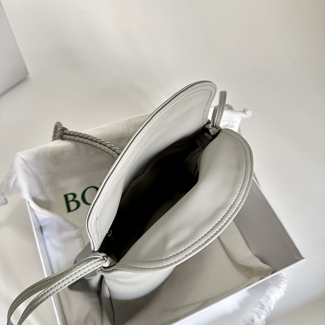 Bottega Veneta Liberta · 5907 — תמונה 19