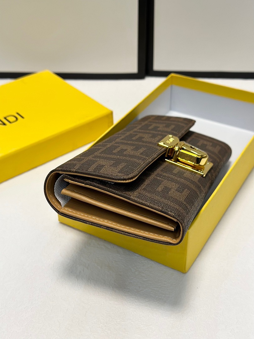 FENDI Continental Wallet · 4676 — תמונה 17