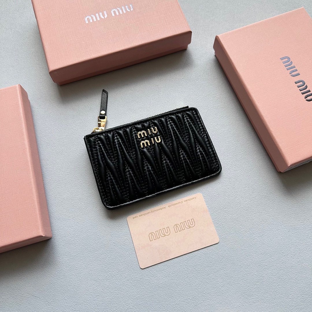 Miu Miu Matelassé Nappa Leather Card Holder · 5483 — תמונה 5