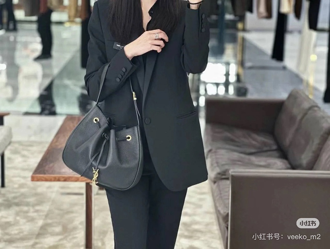 Saint Laurent LE 5 À 7 · 5069