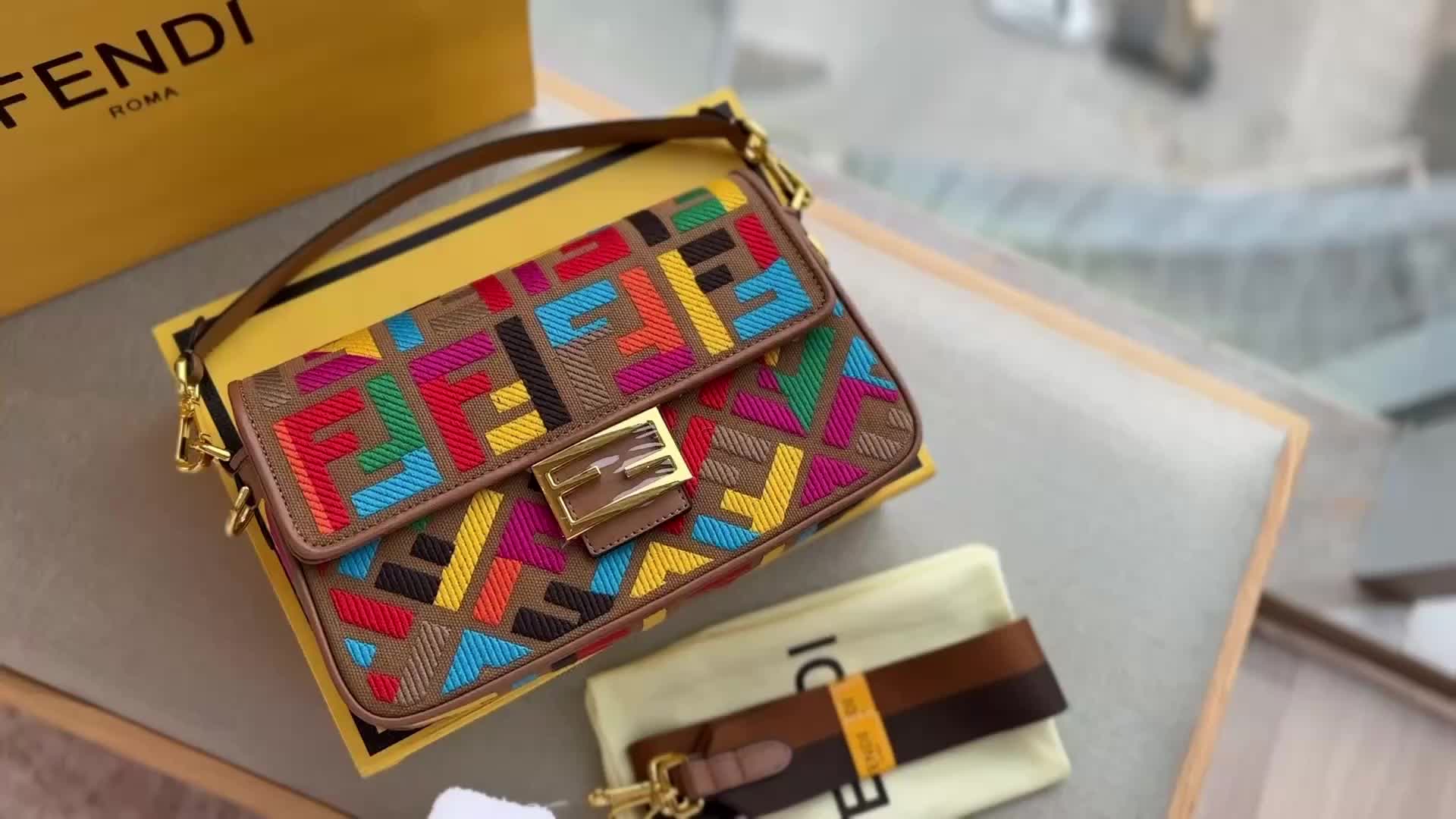 Fendi Baguette Mini · 4725 — תמונה 2
