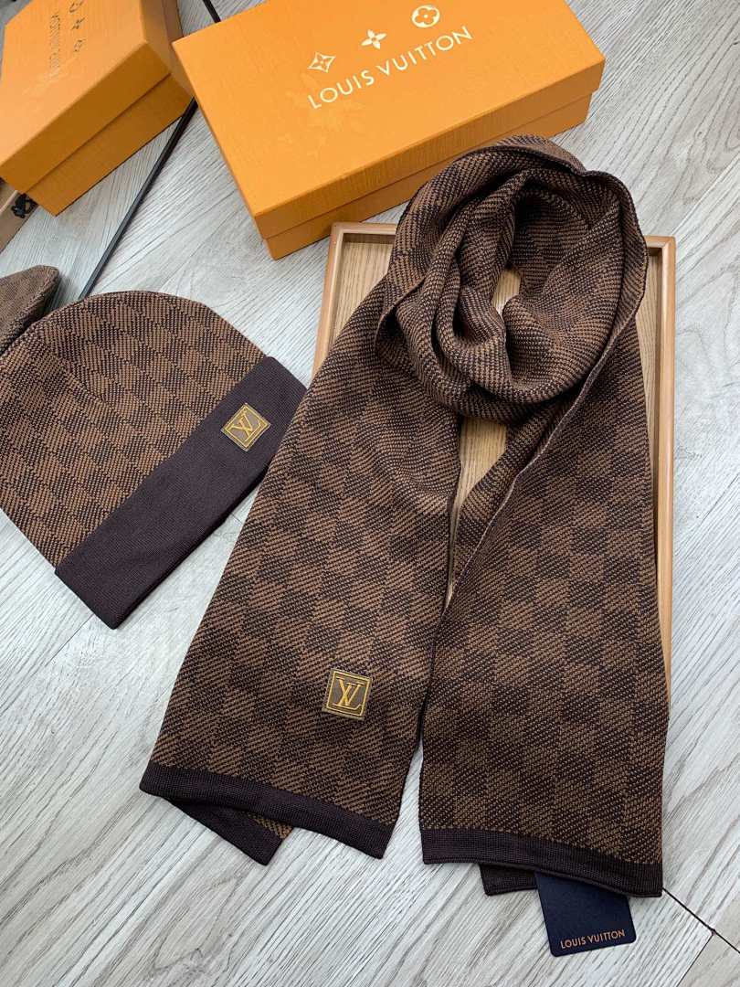 38.42$ LV suit    code-8749-T