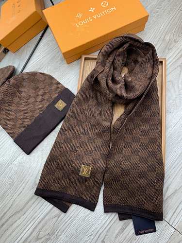 38.42$ LV suit    code-8749-T
