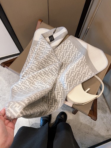 27.7$-FENDI    9893-T