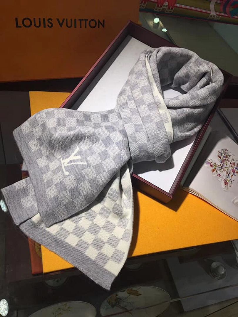 LV 33.99$    10523-T