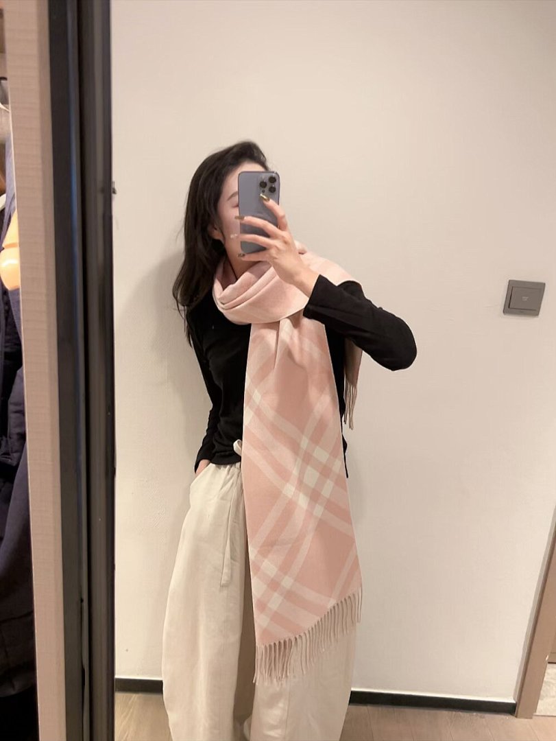 Burberry Check Cashmere Scarf Finch Brown · 5859 — תמונה 15