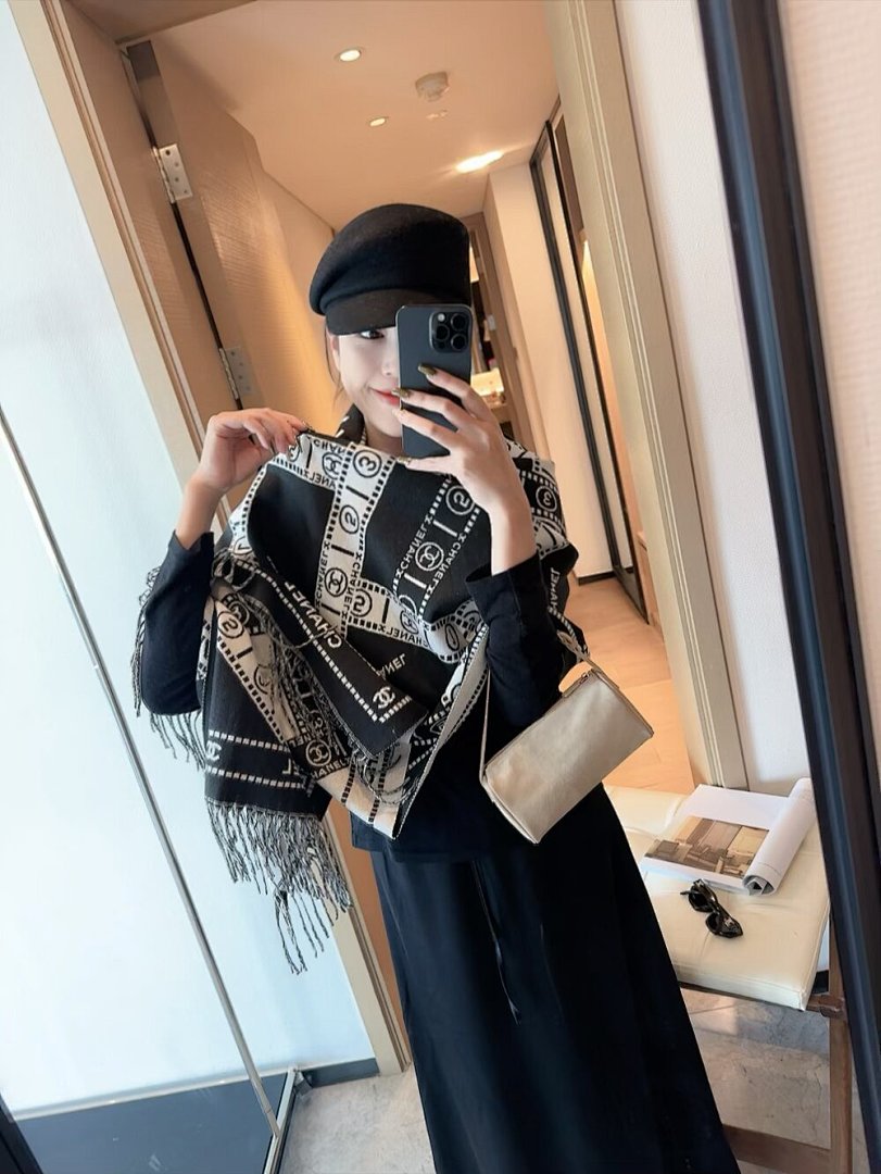 Chanel Cashmere Scarf · 5868 — תמונה 13