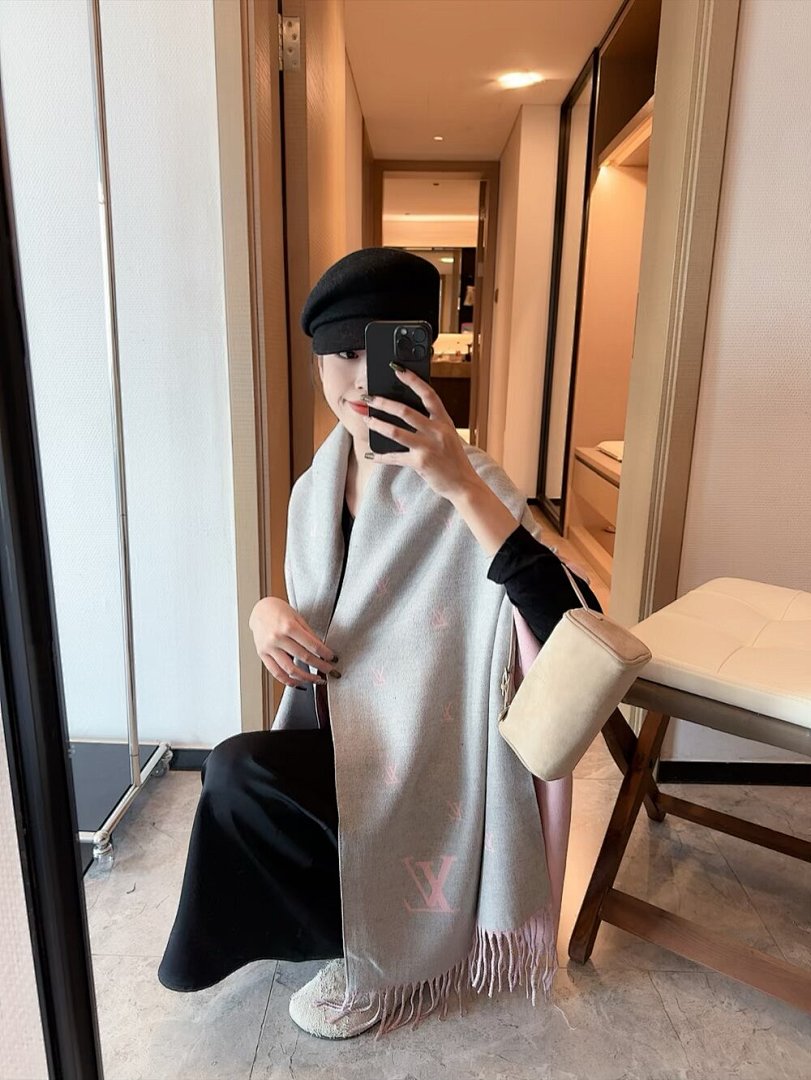 Louis Vuitton — צעיף · 5873 — תמונה 9