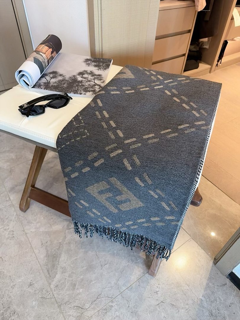 Fendi — צעיף · 5871 — תמונה 13