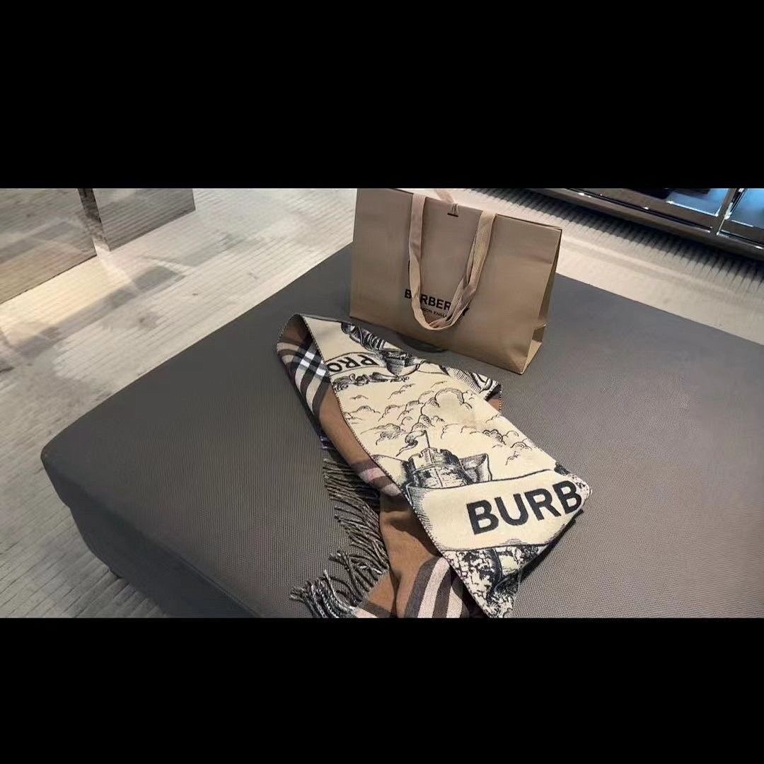 Burberry Etched Knight Cashmere Scarf · 4954 — תמונה 6