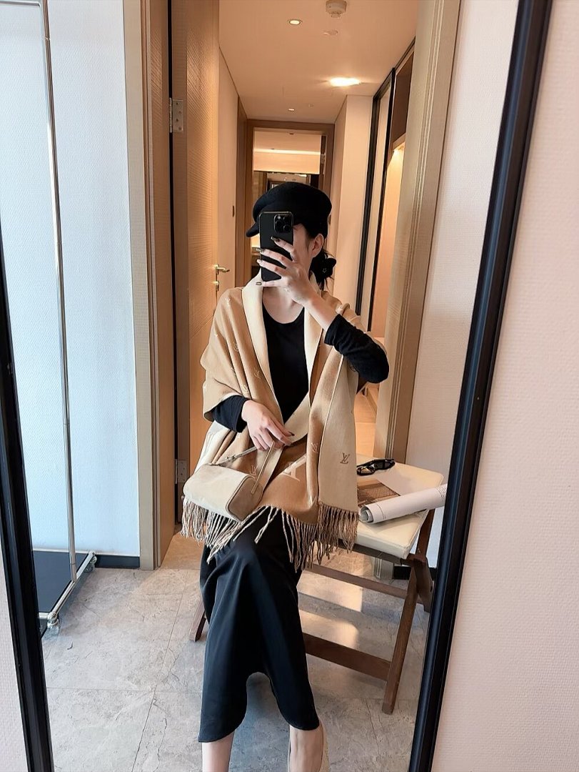 Louis Vuitton — צעיף · 5873 — תמונה 19