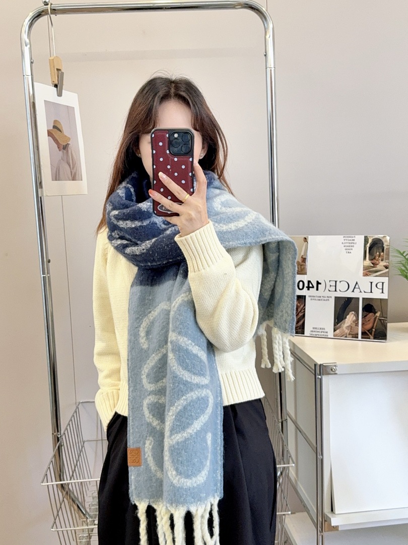 Loewe Anagram Scarf · 5864 — תמונה 8