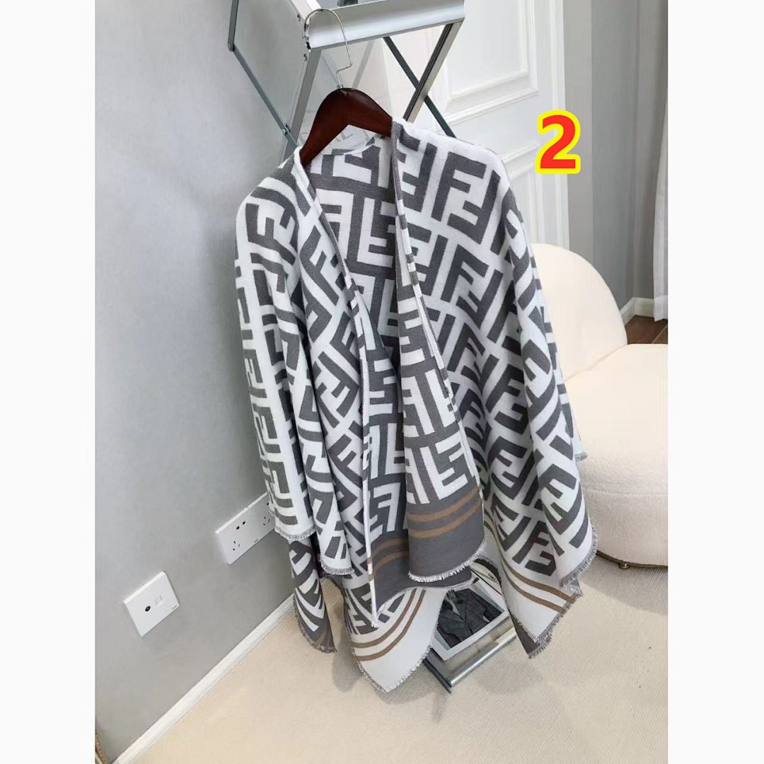 Fendi FF Poncho · 5945 — תמונה 3