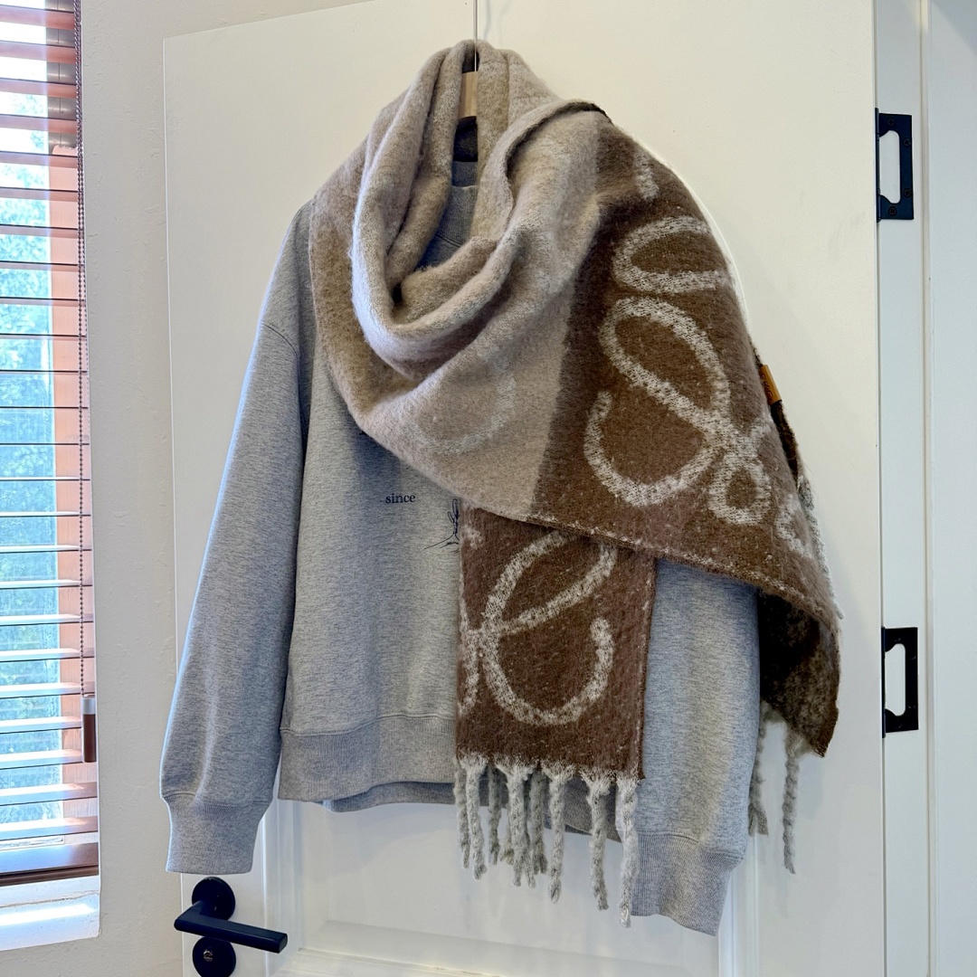 Loewe Anagram Scarf · 5864 — תמונה 11