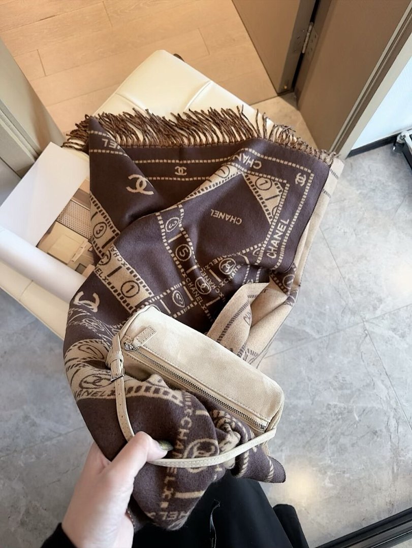Chanel Cashmere Scarf · 5868 — תמונה 6