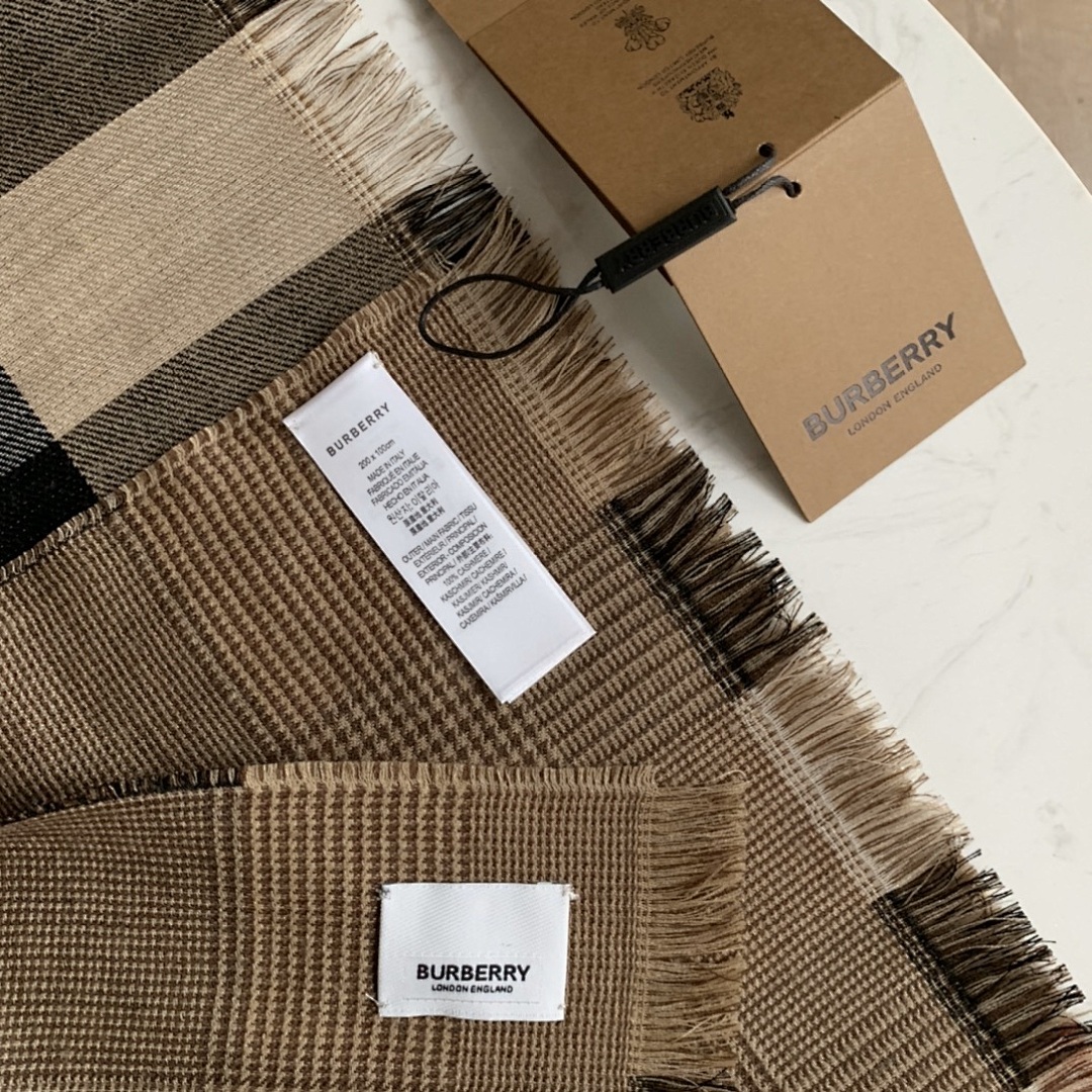 Burberry Check Cashmere Silk Scarf · 5817 — תמונה 9