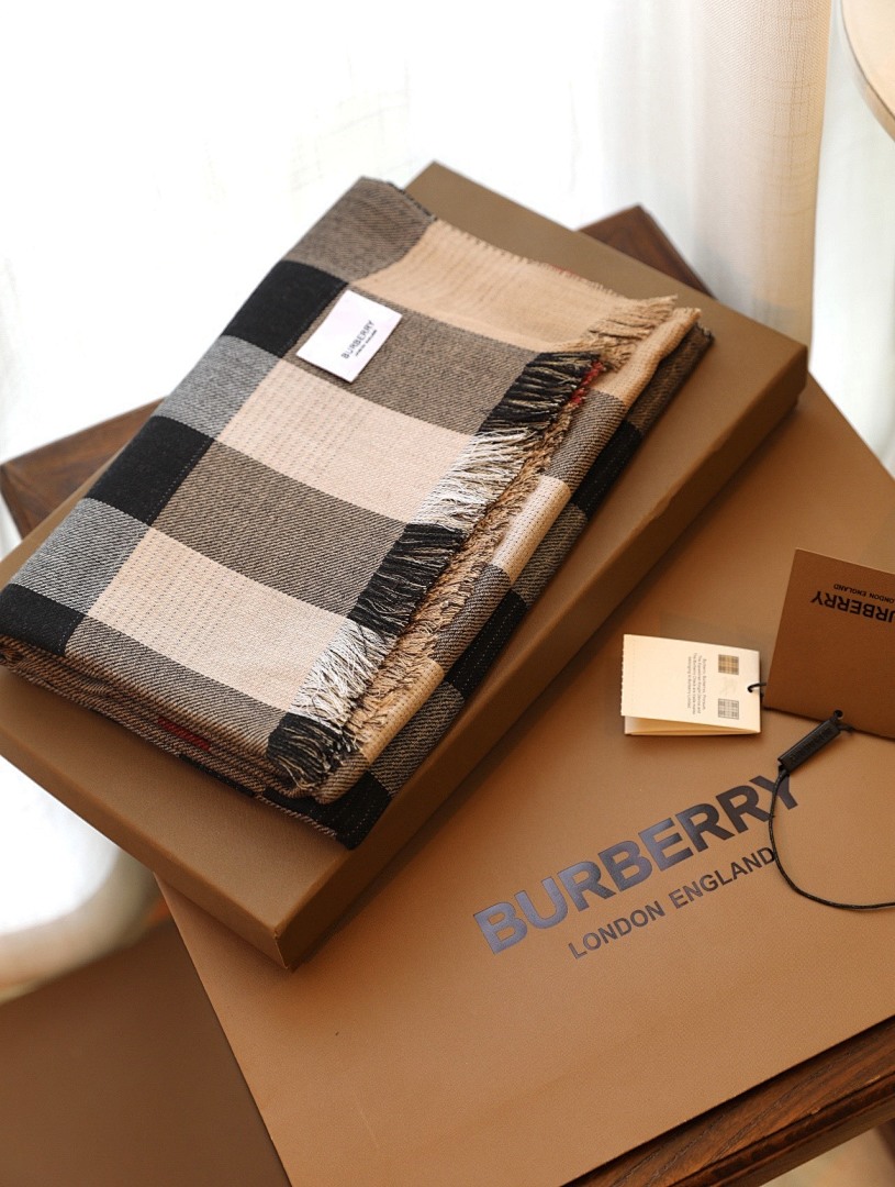 Burberry Check Cashmere Silk Scarf · 5817 — תמונה 7