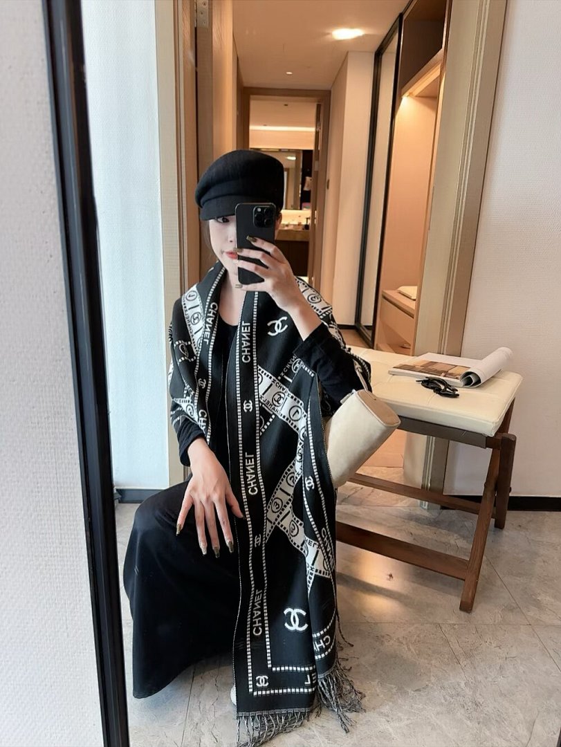 Chanel Cashmere Scarf · 5868 — תמונה 12