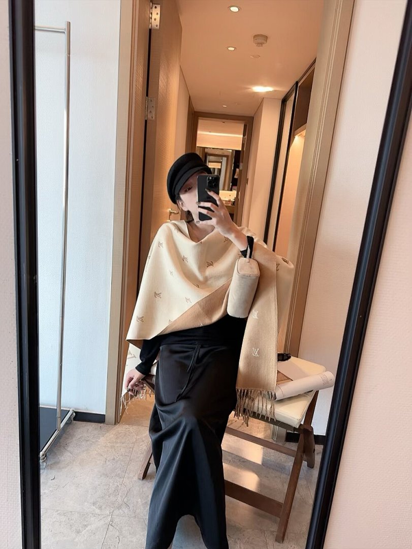 Louis Vuitton — צעיף · 5873 — תמונה 18