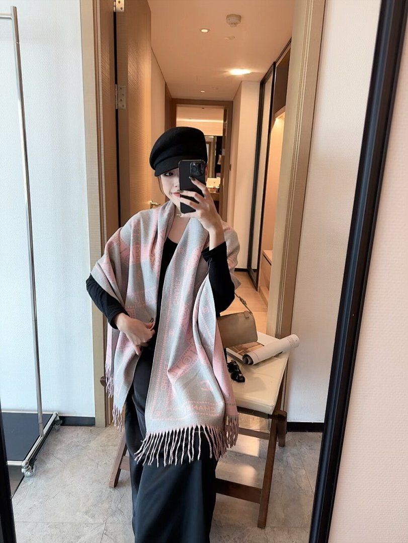 Chanel Cashmere Scarf · 5868 — תמונה 18