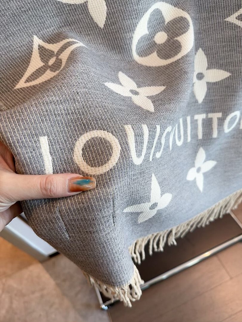 Louis Vuitton — צעיף · 5874 — תמונה 17