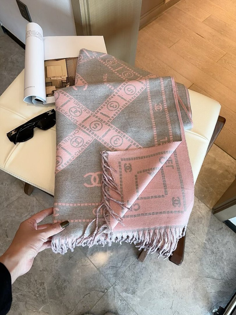Chanel Cashmere Scarf · 5868 — תמונה 17